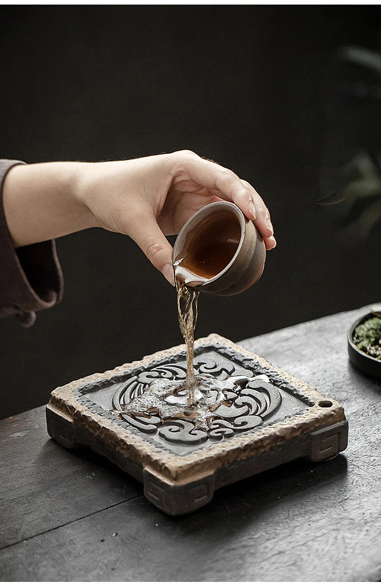 Elegante Bandeja de Té Retro Japonesa de Cerámica Dorada | Sofisticado Accesorio para Té