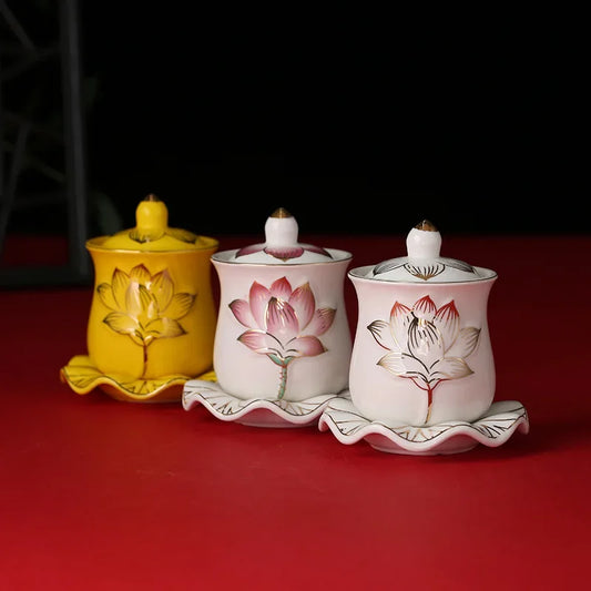 Elegante Taza de Té de Cerámica | Diseño de Loto en Relieve