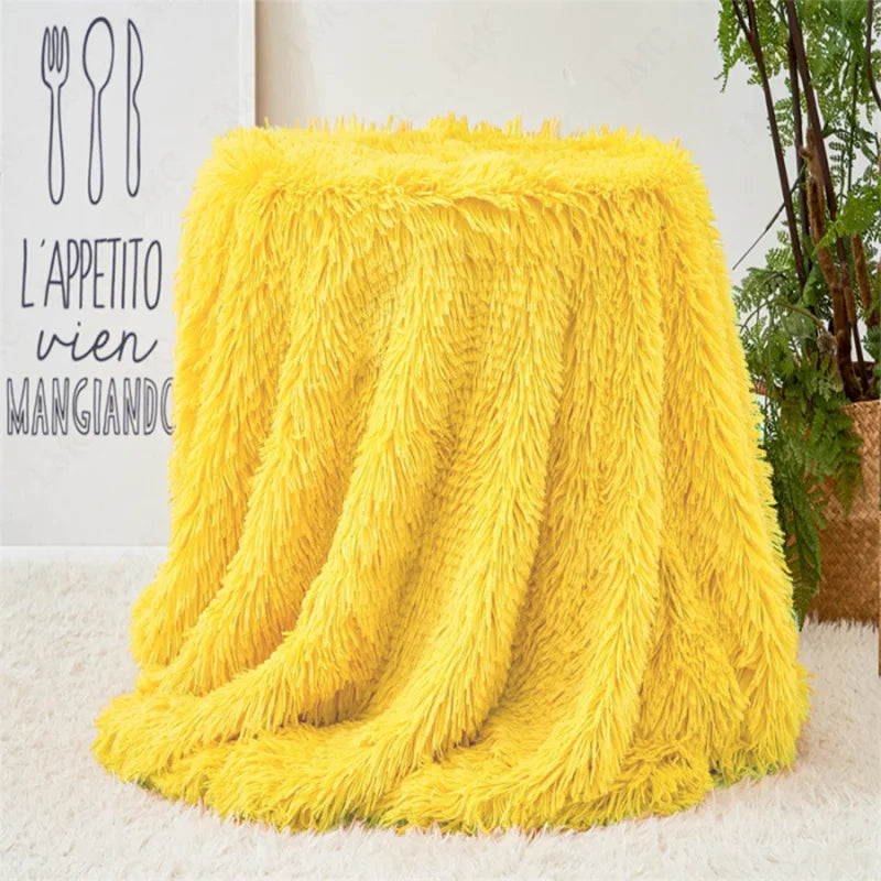 Soft Faux Fur Throw Blanket | Luxurious and Cozy Bedspread