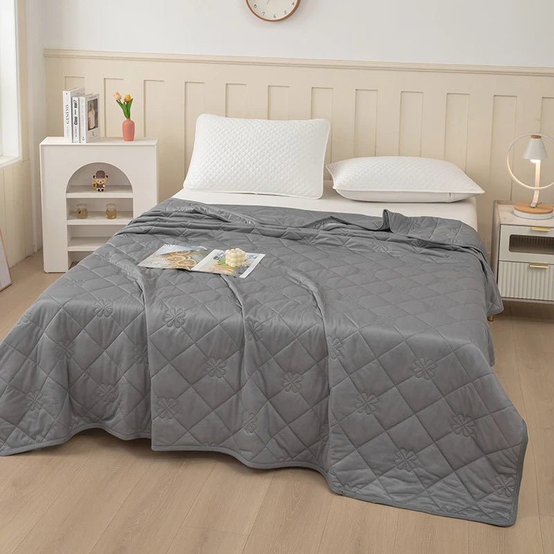 Cooling Silk Summer Quilt | Breathable & Ice Cold Comfort
