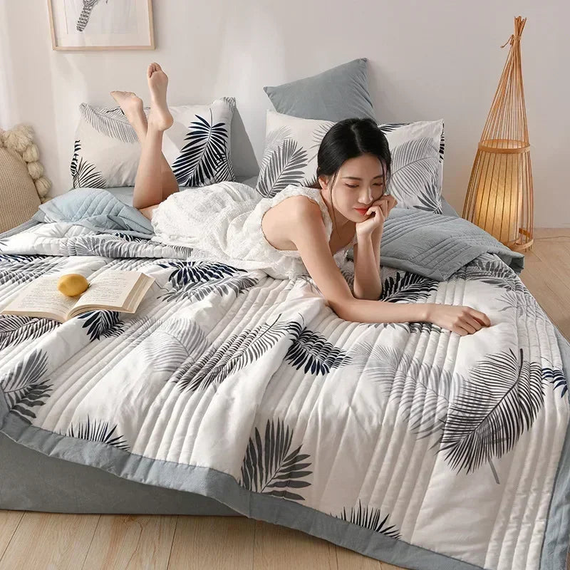 Quilted Spring Summer Quilt | Soft Comfortable Queen Size Blanket