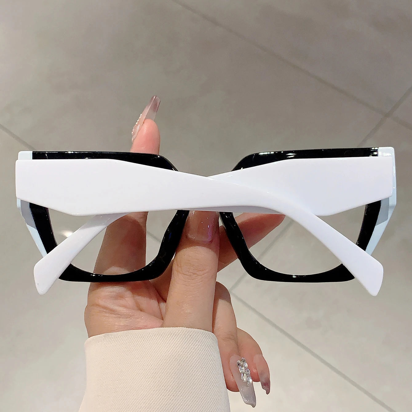 Chic Women's Oversized Square Glasses | Stylish Blue Light Defense