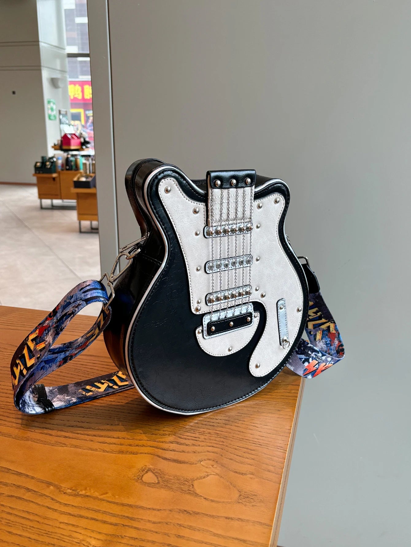 Creative Retro Guitar Shape Bag | Stylish Messenger Shoulder Bag