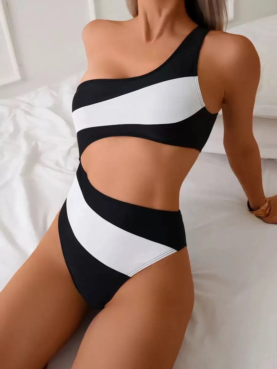 Women's Colorblock One-Piece Swimsuit | Stylish Summer Beachwear