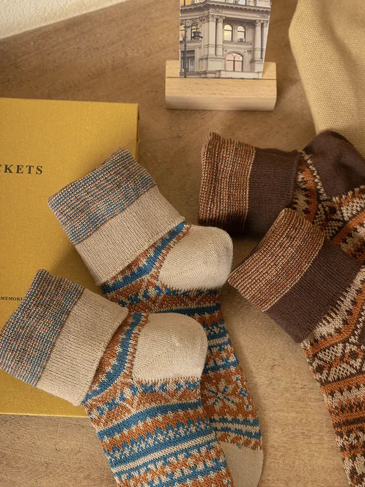 Men's Retro Geometric Pattern Middle Tube Socks | Stylish & Comfy