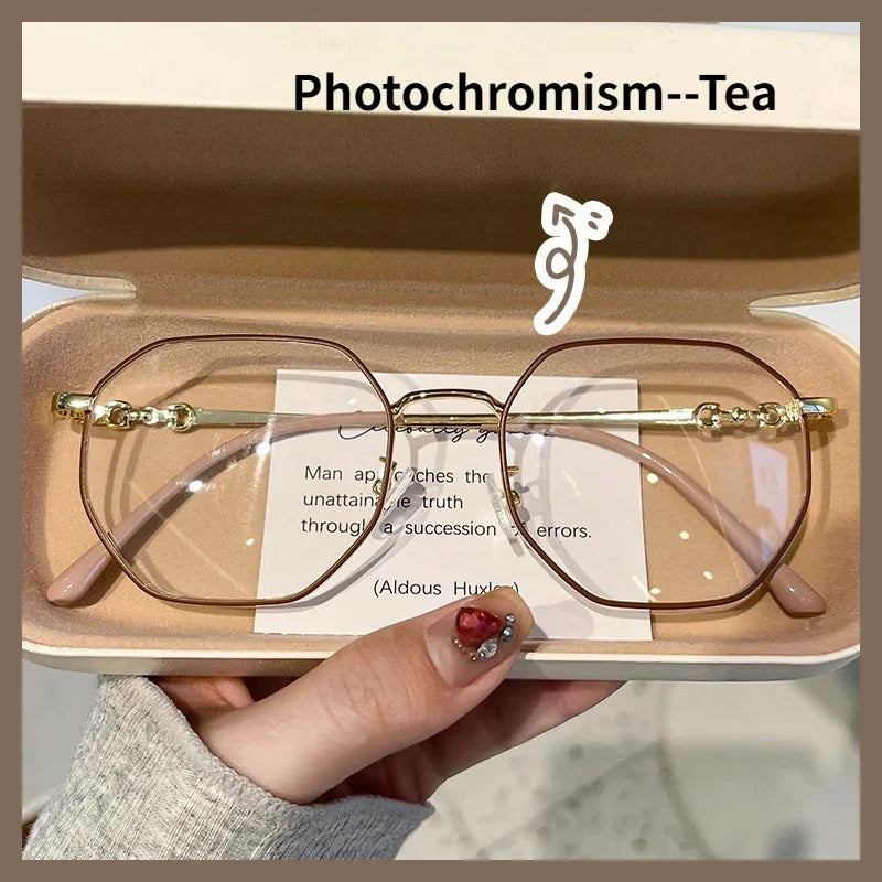 Oversized Photochromic Myopia Eyewear | Stylish Comfort & Relief