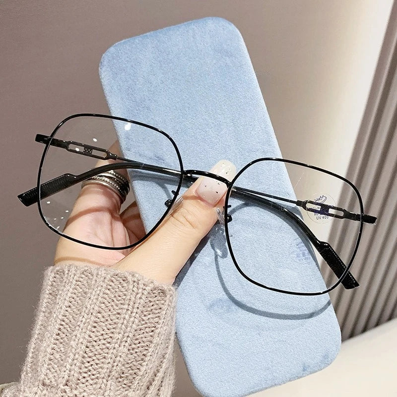 Ultra Light Anti Blue Light Glasses | Stylish Myopia Eyewear