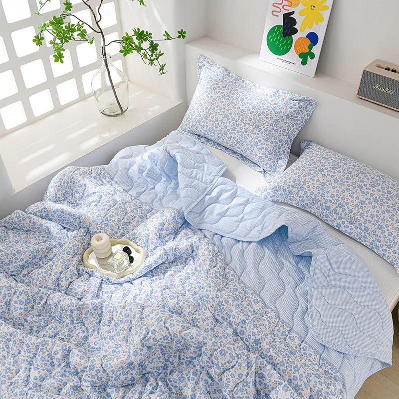 Lightweight Breathable Cooling Summer Quilt | Soft Duvet Comforter