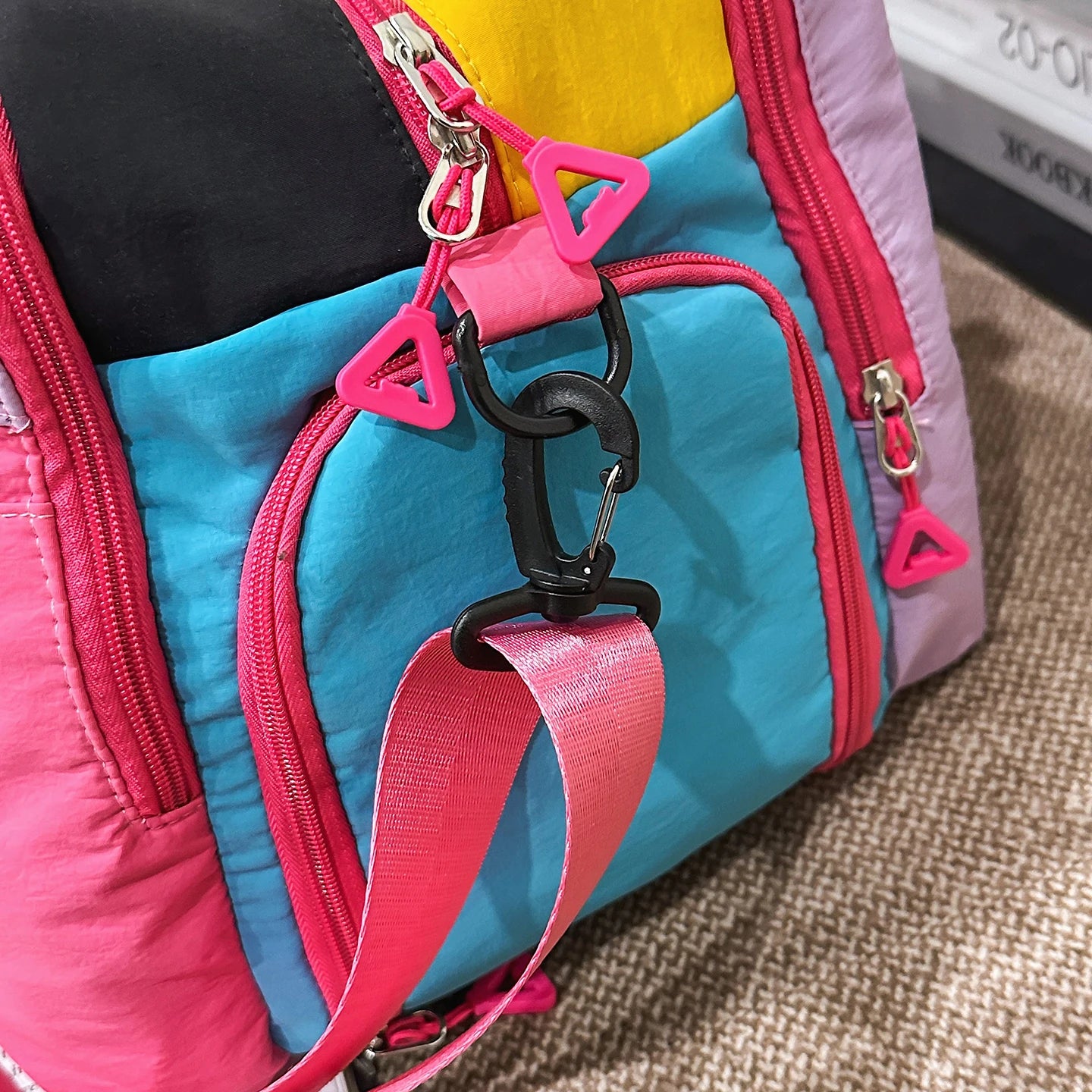 Fashion Trend Dopamine Contrasting Travel Bag Independent Shoe Compartment, Lightweight Yoga Bag, Outdoor Sports and Fitness Bag