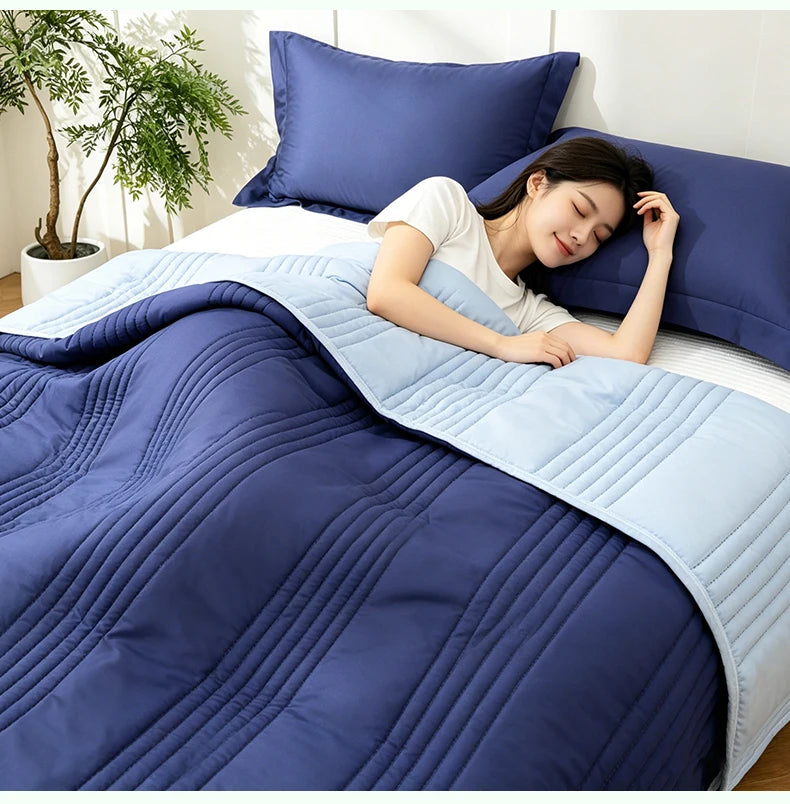 Lightweight Quilted Summer Blanket | Soft and Breathable Comforter