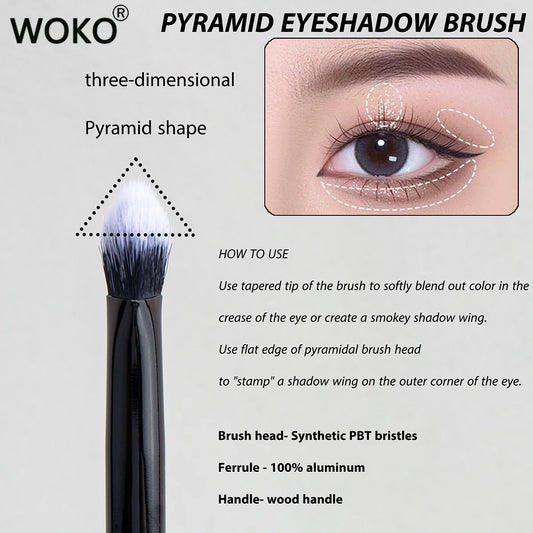 Pincel de ojos piramidal para un maquillaje ahumado impecable