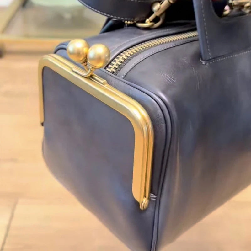 Luxury Retro Clip Handbag | Elegant Large Capacity Crossbody Bag