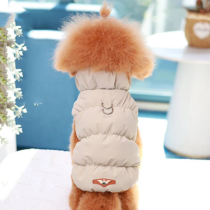 Chaqueta de plumón naranja cálido para gato con hebilla de tracción | Elegante abrigo para mascotas