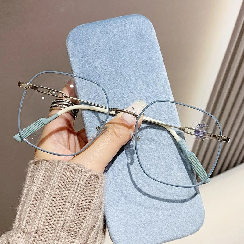 Ultra Light Anti Blue Light Glasses | Stylish Myopia Eyewear