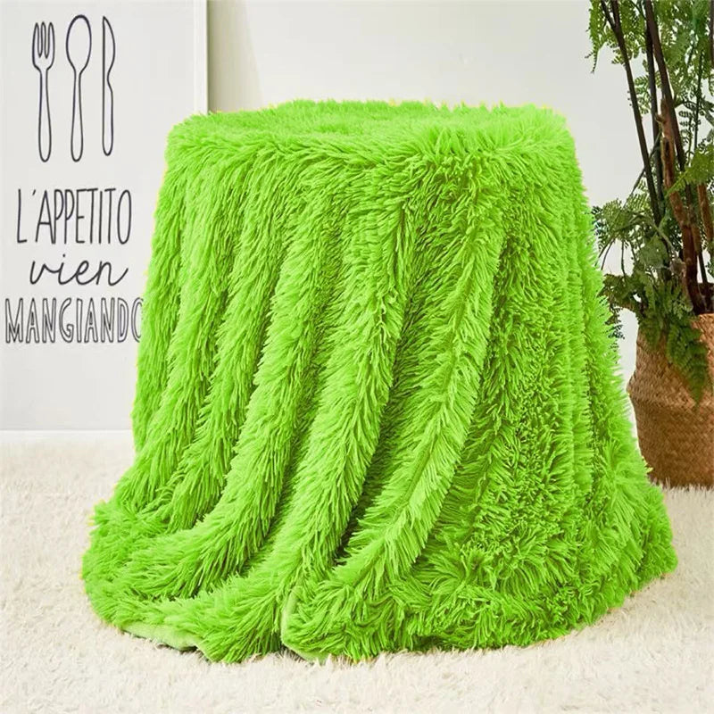 Soft Faux Fur Throw Blanket | Luxurious and Cozy Bedspread