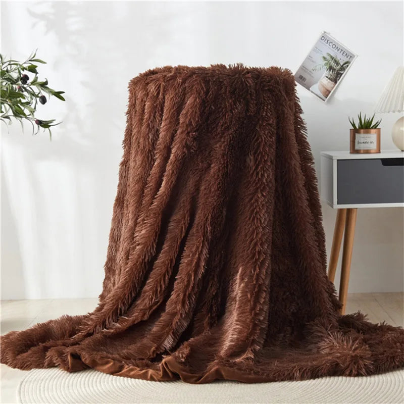 Soft Faux Fur Throw Blanket | Luxurious and Cozy Bedspread