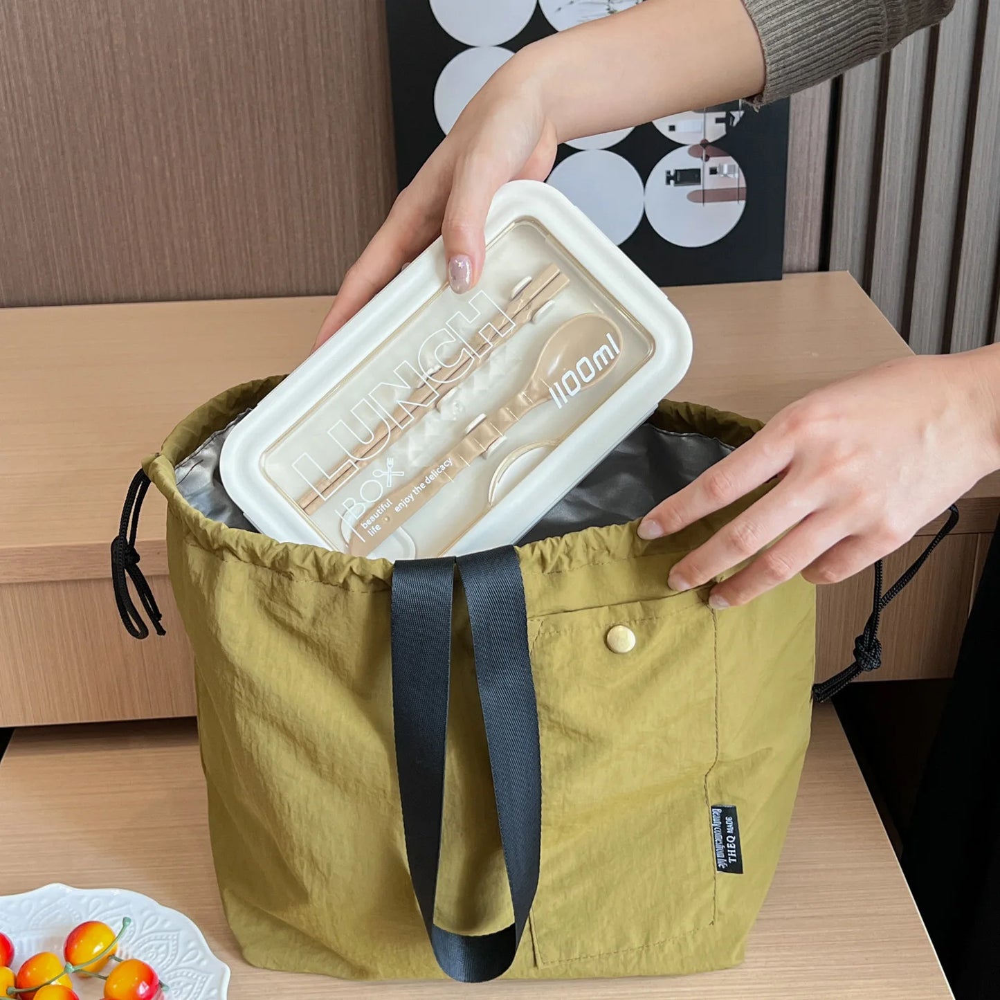 Portable Insulated Lunch Box Bag | Waterproof & Stylish Bento Bag