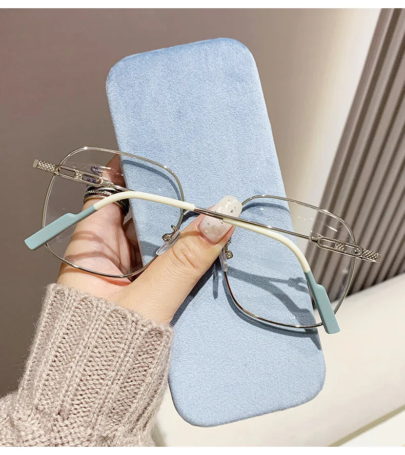 Ultra Light Anti Blue Light Glasses | Stylish Myopia Eyewear