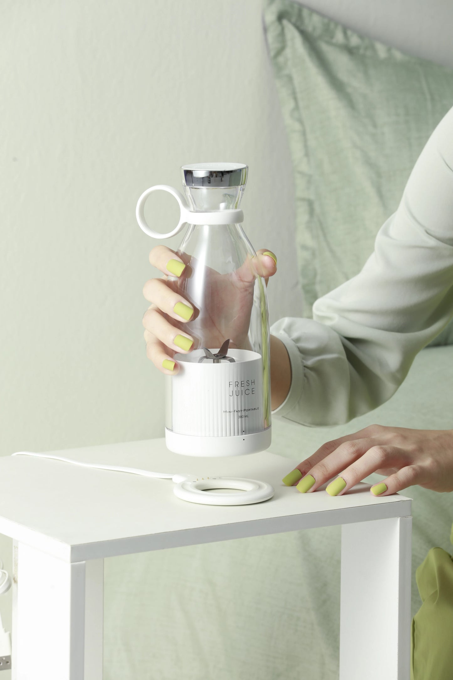 Rechargeable Portable Juicer | Wireless USB Blender for Fruits