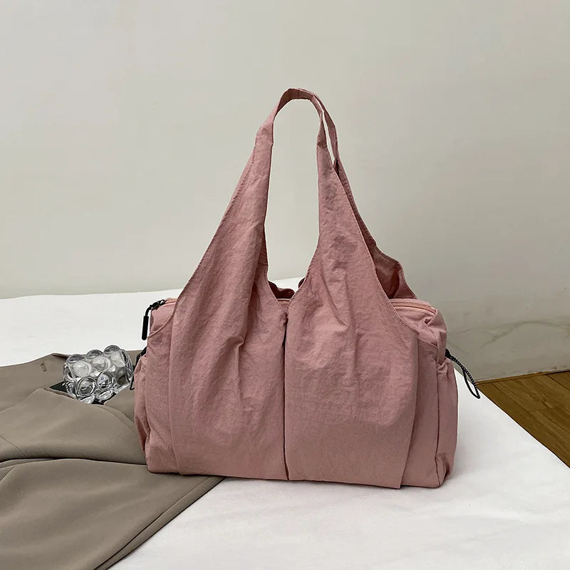 Bolso de mano de tela arrugada, moderno y cómodo para mujer