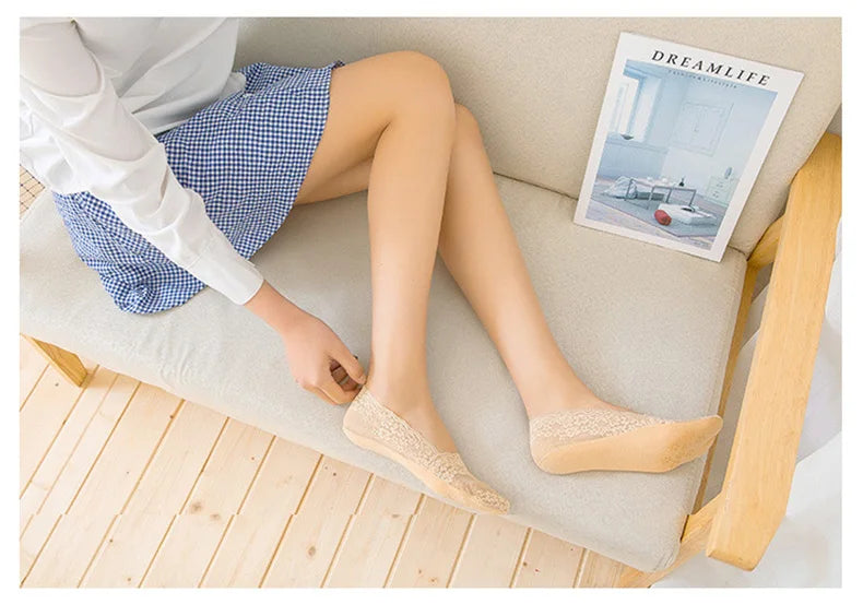Women's Lace Invisible Ankle Socks | Chic No-Show Comfort