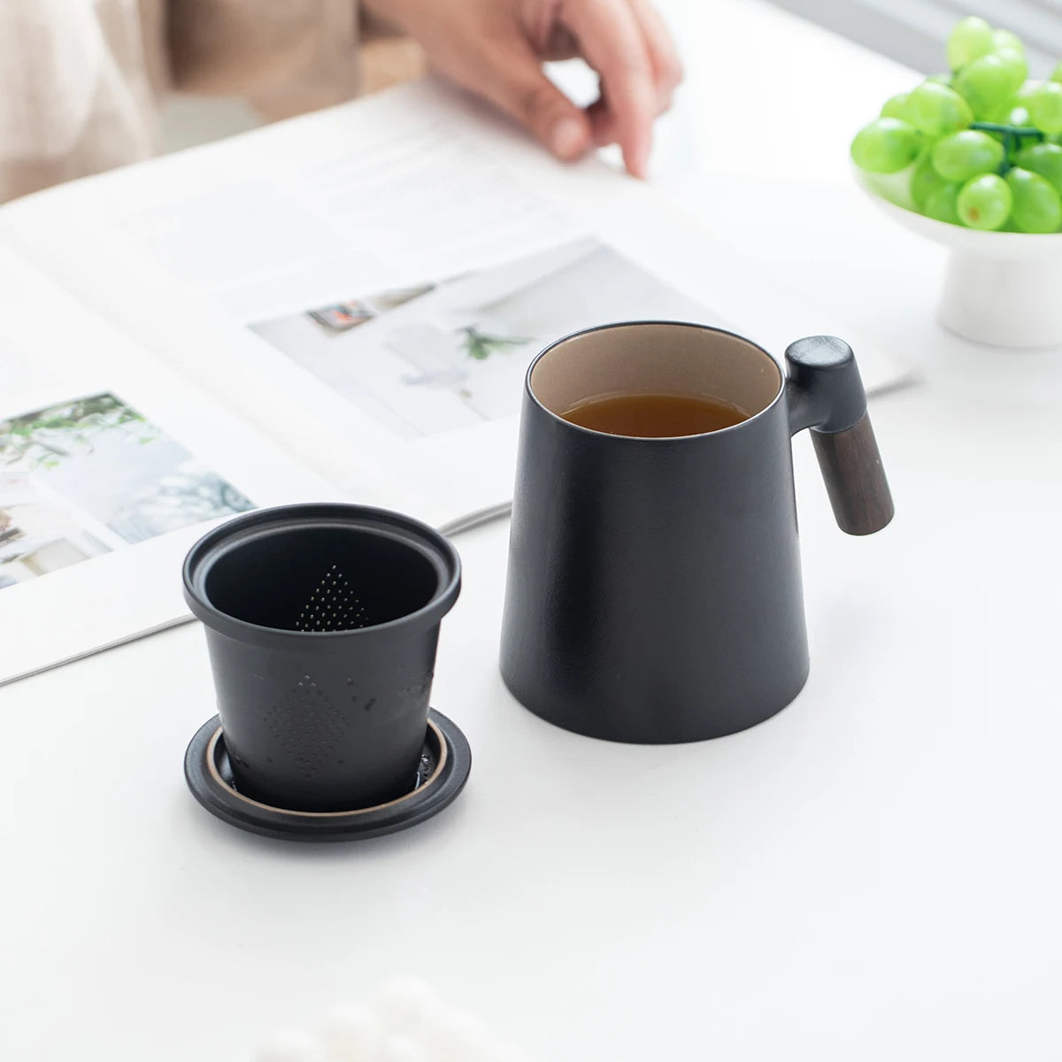 Elegant 3-Piece Ceramic Tea Cup Set with Lids | Perfect Beverage Mugs