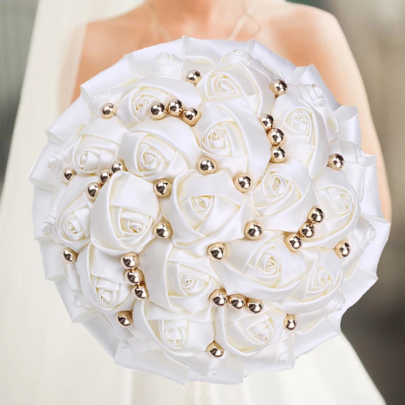 Impresionante ramo de boda azul marino para damas de honor | Elegante decoración floral