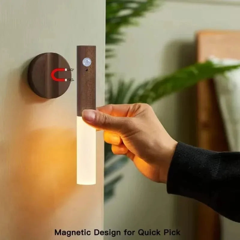 Luz nocturna LED recargable con sensor de movimiento | Elegante diseño de vetas de madera