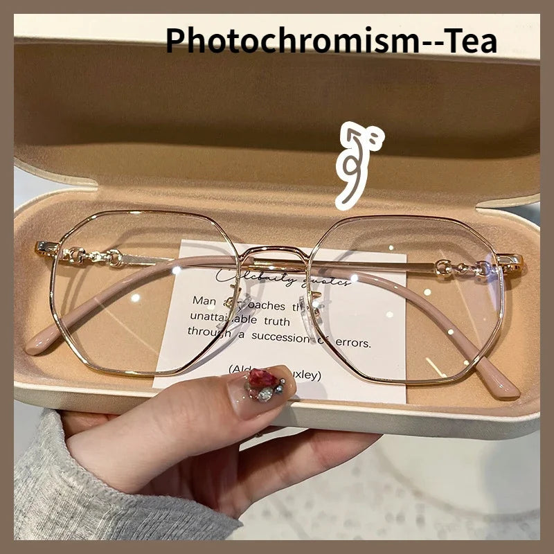 Oversized Photochromic Myopia Eyewear | Stylish Comfort & Relief