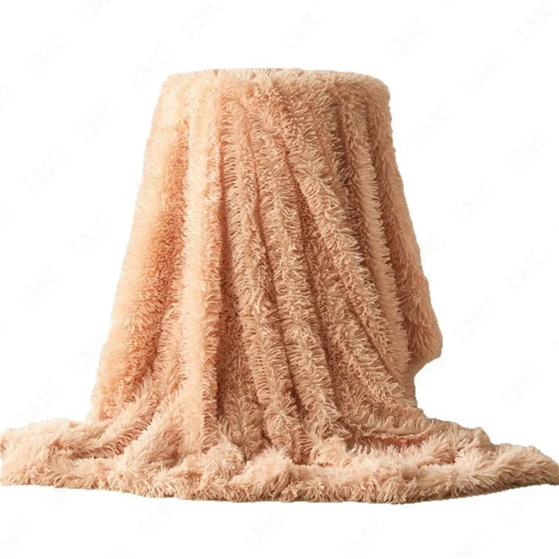 Soft Faux Fur Throw Blanket | Luxurious and Cozy Bedspread