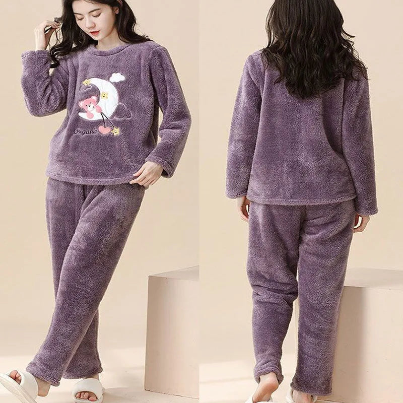 Cozy Women’s Winter Pajamas Set | Cute Cartoon Grizzly Bear Design