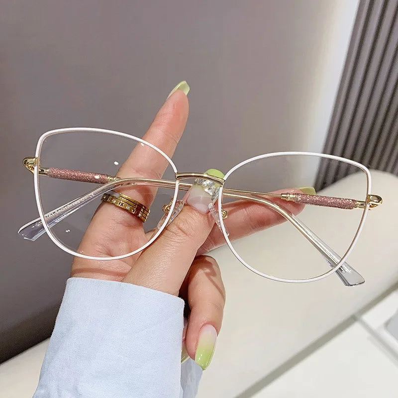 Chic Cat Eye Photochromic Reading Glasses for Women | Stylish Eyewear