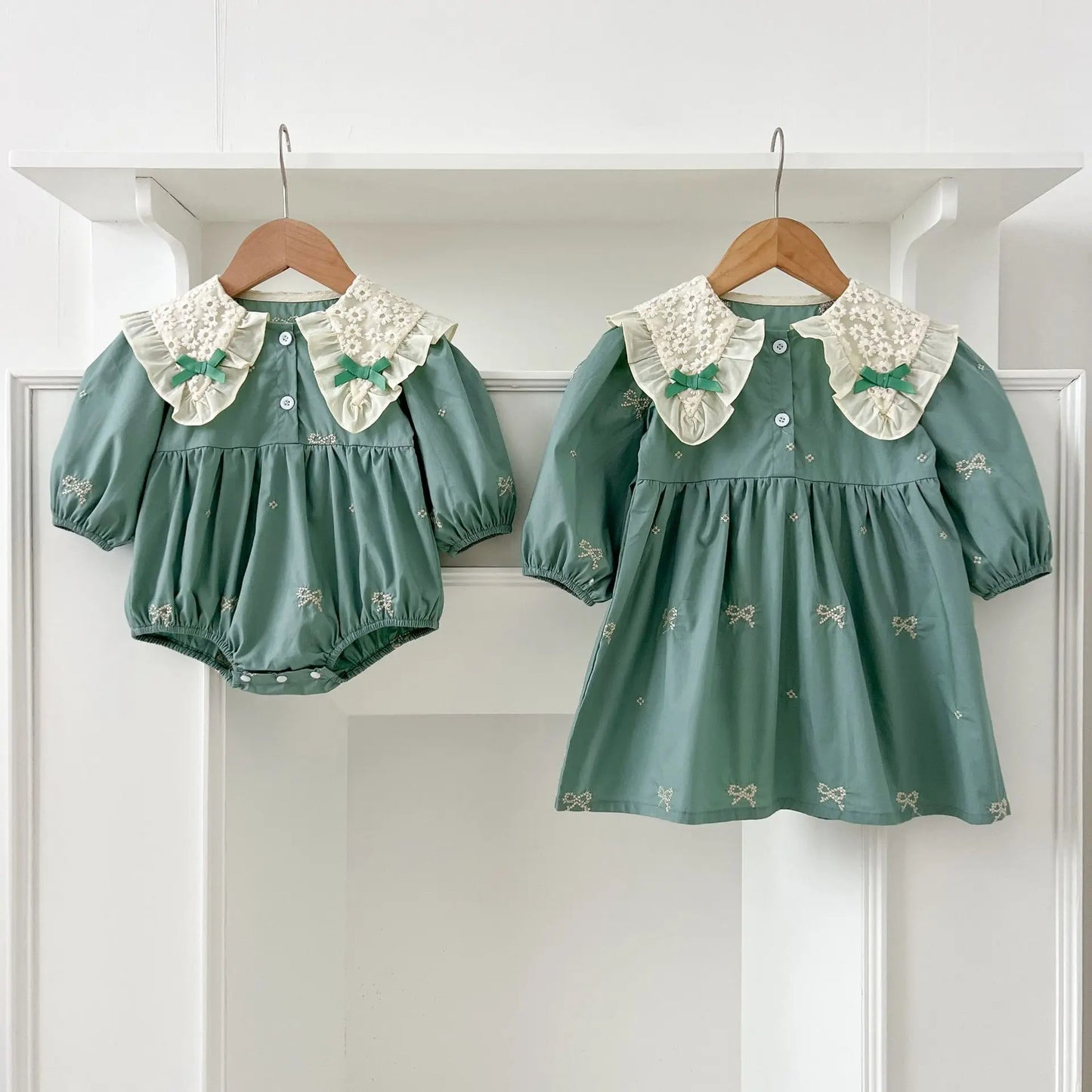 Cute Baby Girls Bow Lace Embroidery Bodysuit & Dress Set