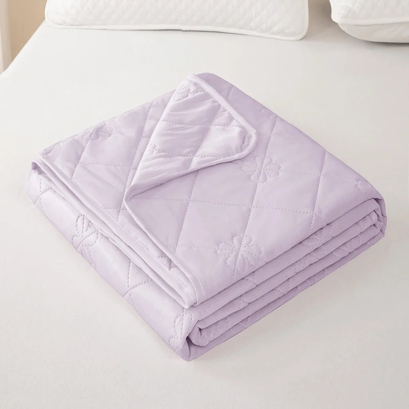 Cooling Silk Summer Quilt | Breathable & Ice Cold Comfort