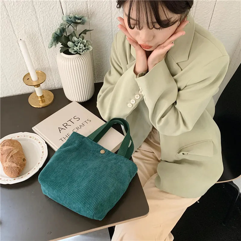 Elegante bolso de mano pequeño de terciopelo para mujer | Un esencial de estilo casual