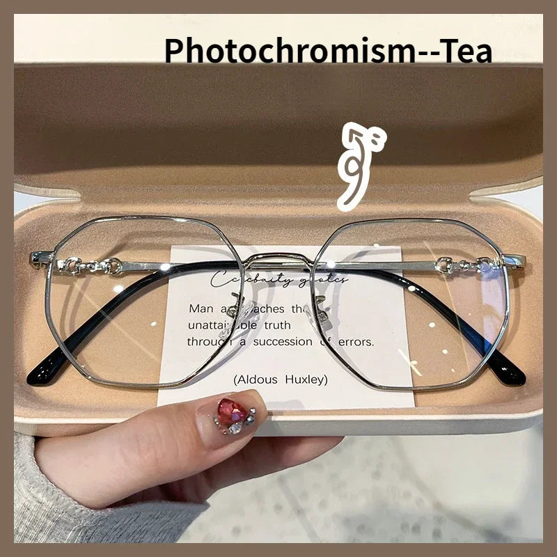 Oversized Photochromic Myopia Eyewear | Stylish Comfort & Relief