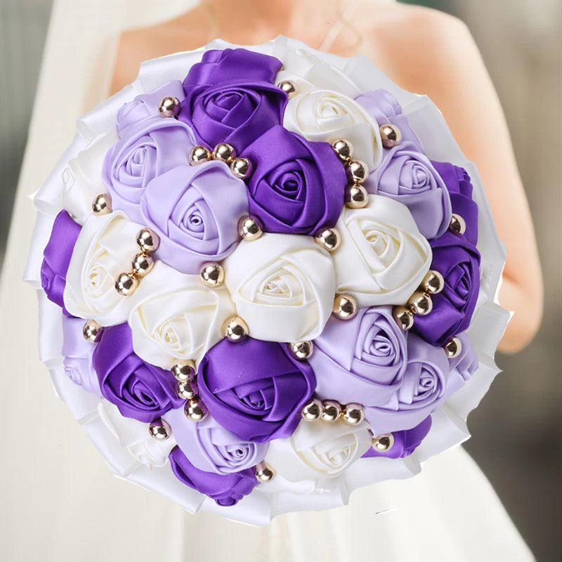Impresionante ramo de boda azul marino para damas de honor | Elegante decoración floral