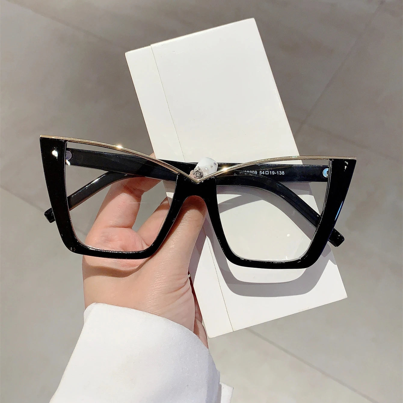 Chic Oversized Cat Eye Glasses | Stylish Blue Light Blocking Eyewear