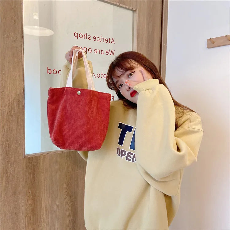 Elegante bolso de mano pequeño de terciopelo para mujer | Un esencial de estilo casual