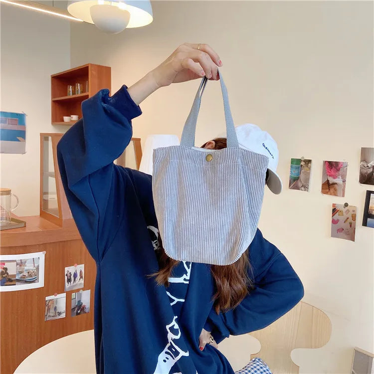 Elegante bolso de mano pequeño de terciopelo para mujer | Un esencial de estilo casual