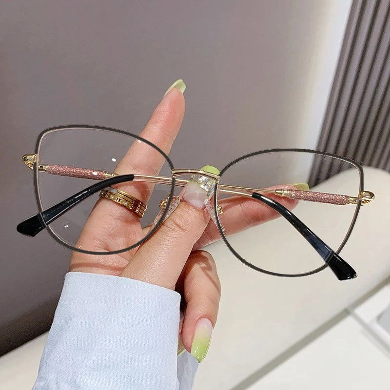 Chic Cat Eye Photochromic Reading Glasses for Women | Stylish Eyewear