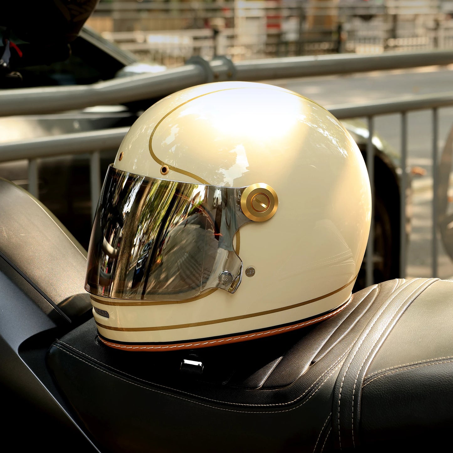 Vintage Full Face Moto Helmet | Retro Style Motorcycle Safety Gear