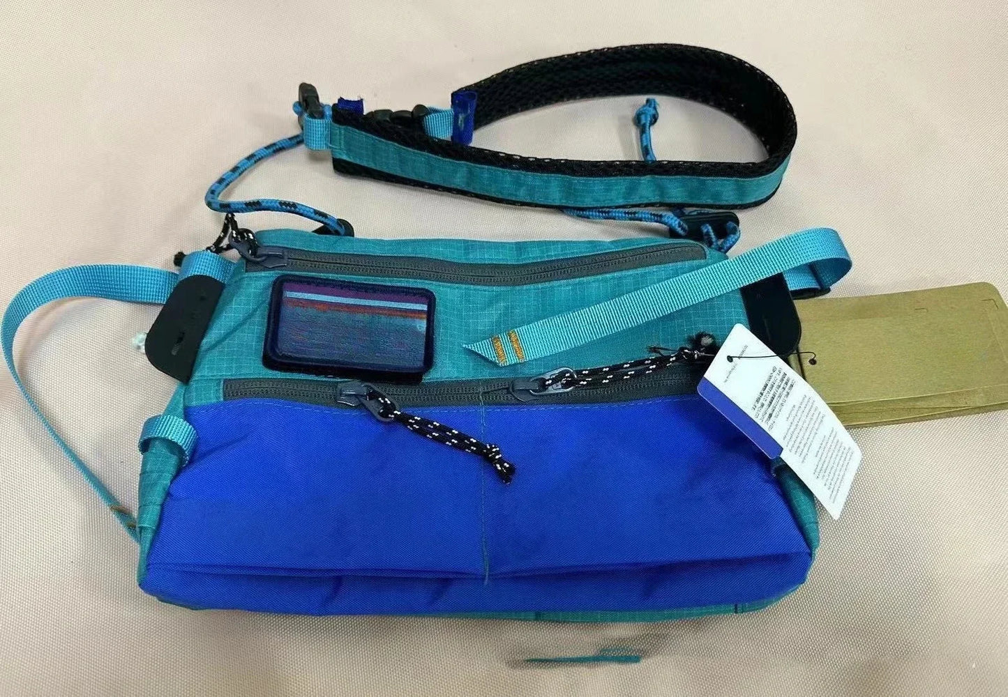 New Bata men's and women's sports envelope bag, fishing bag, versatile shoulder bag, workwear, mobile phone, small shoulder bag