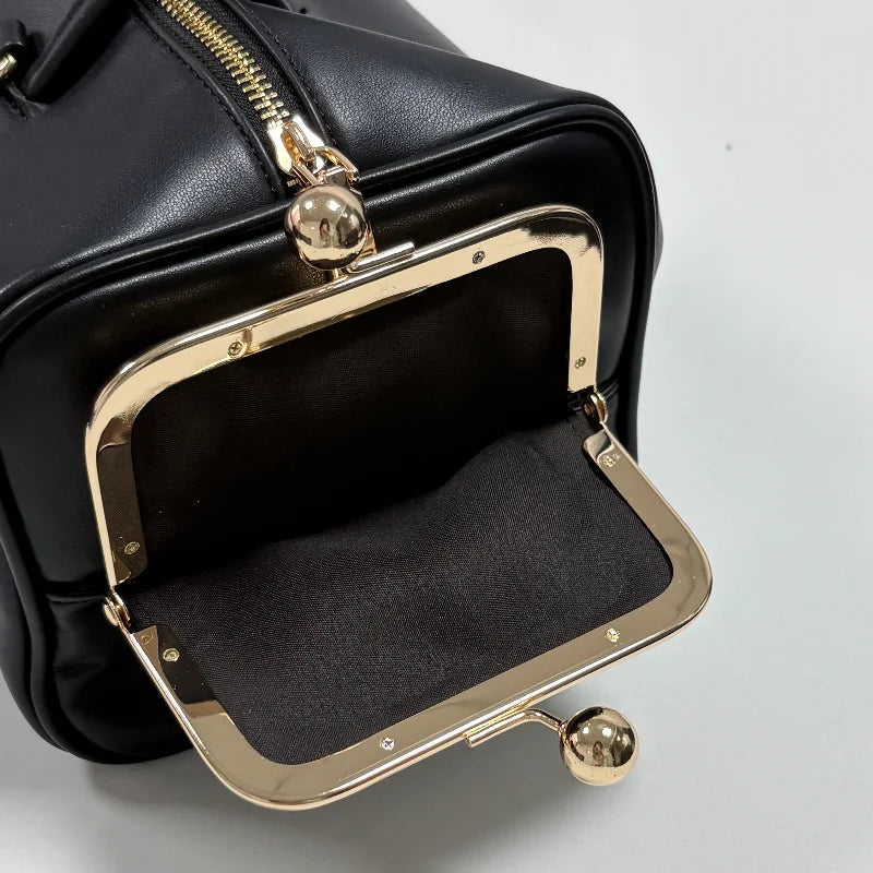 Luxury Retro Clip Handbag | Elegant Large Capacity Crossbody Bag