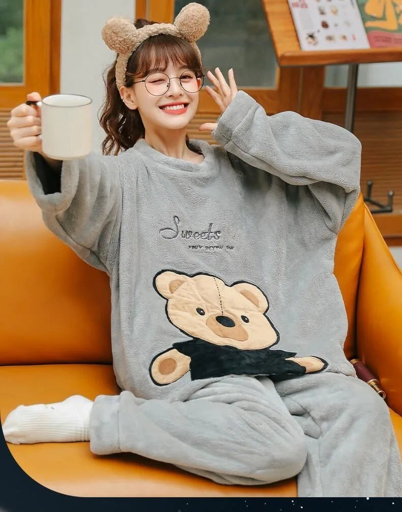 Cozy Women’s Winter Pajamas Set | Cute Cartoon Grizzly Bear Design