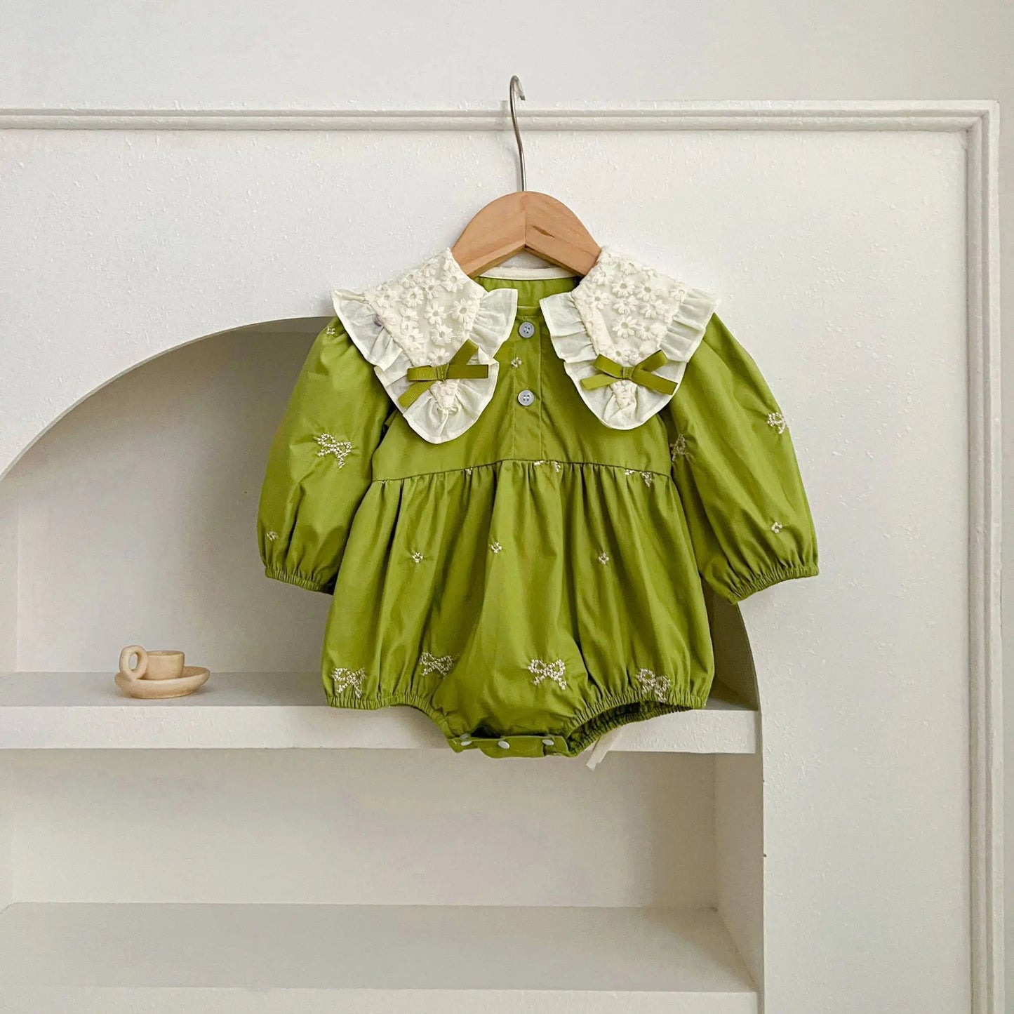 Cute Baby Girls Bow Lace Embroidery Bodysuit & Dress Set