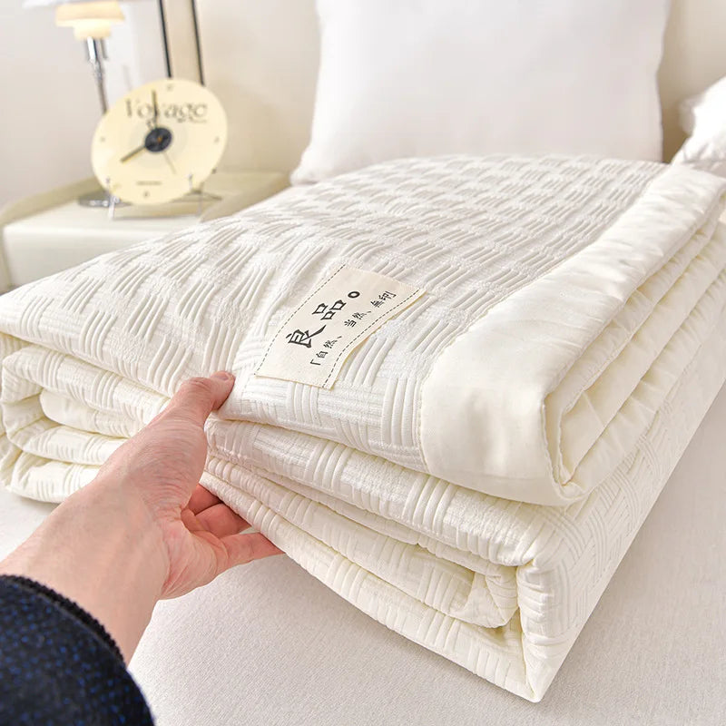 Lightweight Summer Waffle Quilt | Ideal for Home & Dorm