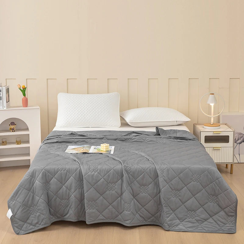 Cooling Silk Summer Quilt | Breathable & Ice Cold Comfort