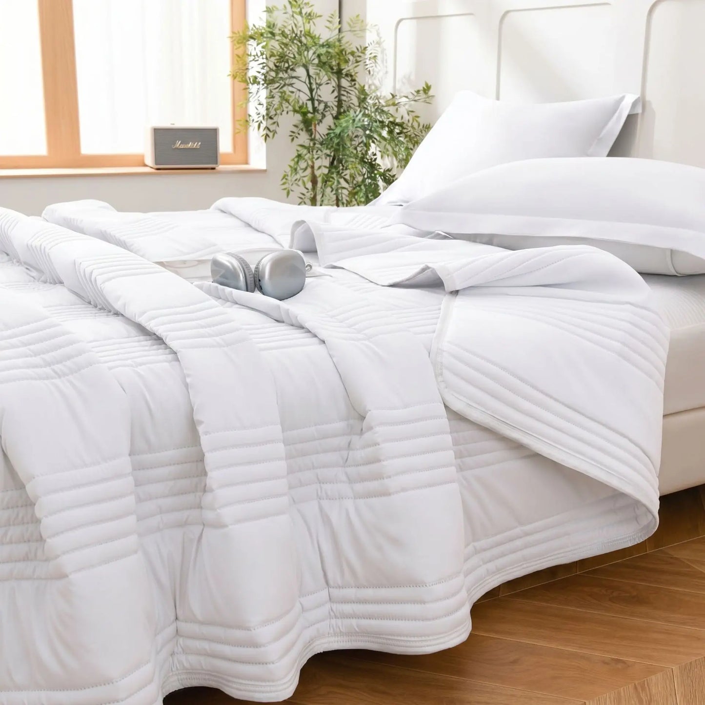 Lightweight Quilted Summer Blanket | Soft and Breathable Comforter