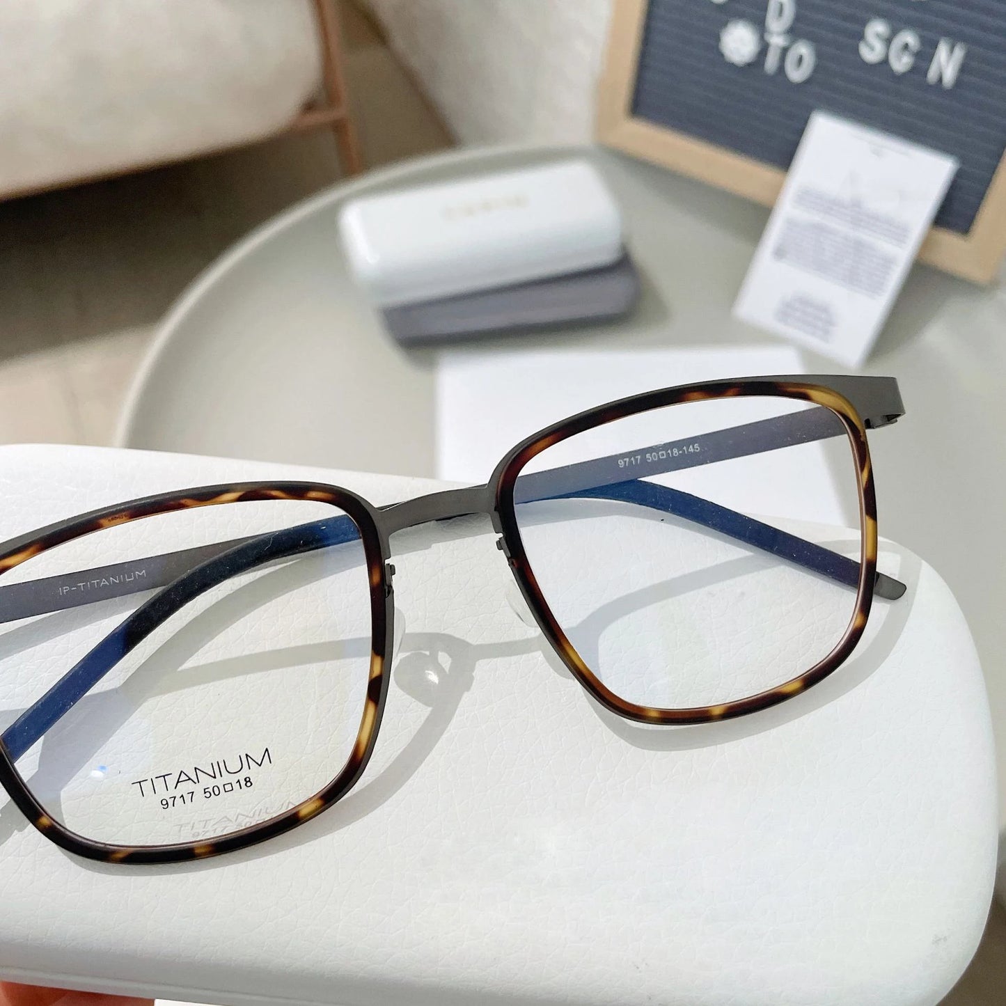Ultralight Titanium Square Retro Eyeglasses | Professional Business Frames
